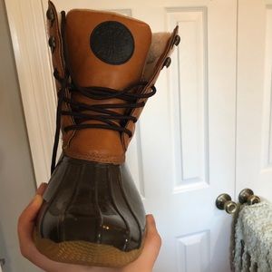 Duck boots with fur inside